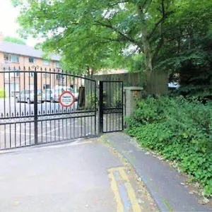 Large 3 Bedroom In Gated Development Apartment