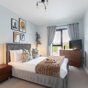 Elliot Oliver - Stylish 2 Bedroom With Parking In The Docks Gloucester